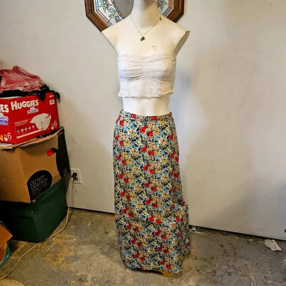 Beutiful Kathy Lee Maxi Floral Skirt Sz 6 - Picture 1 of 7